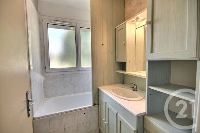Appartement F3 à vendre - 3 pièces - 65.23 m2 - MER - 41 - CENTRE - Century 21 Girault Immobilier